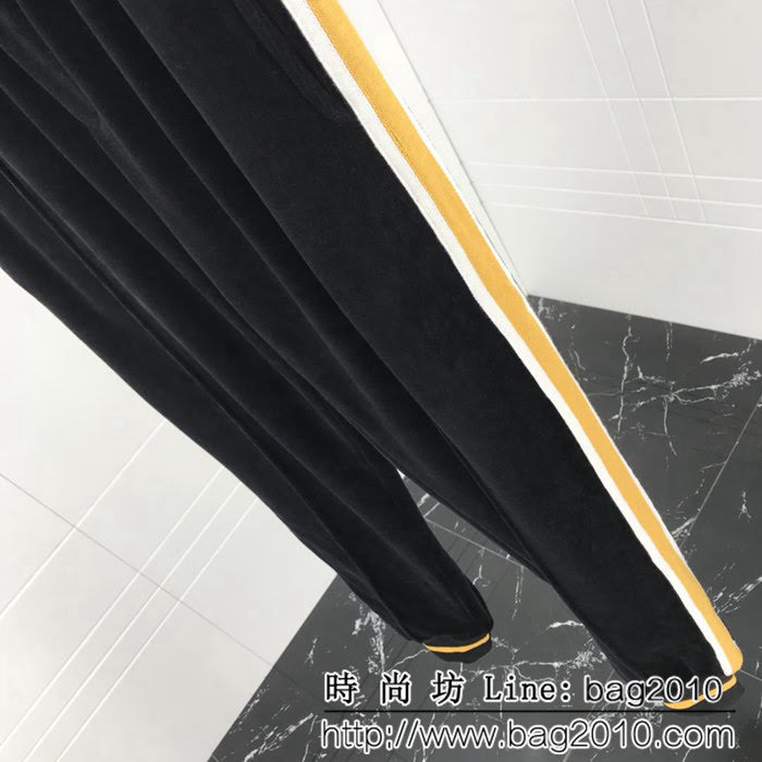 MONCLER蒙口 黑標限量款系列 2018FW 絲絨拼色字母飾帶繡花 拉鏈開衫外套套裝 ydi1171